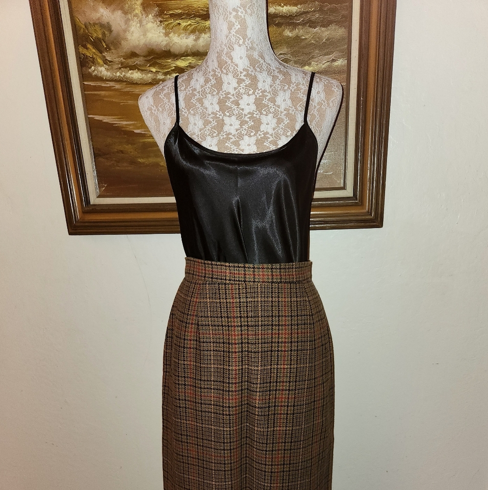 Vintage 1980s Black Satin Camisole by Cinema Etoile - Picture 4 of 11
